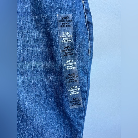 Rue Women’s Plus Curvy High Rise Skinny Jeans - Size 24 - Picture 2 of 9